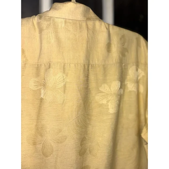 Tommy Bahama Men’s Medium Yellow Silk Hawaiian Button Up Short Sleeve Shirt - Picture 3 of 12